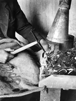 Knapping: THE FLINT KNAPPER