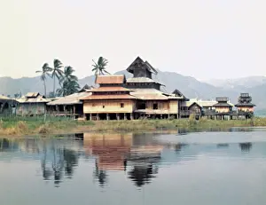 Soggy: floating island Chiang - Inle Lake
