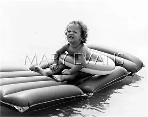 Lilo: FLOATING ON A LILO