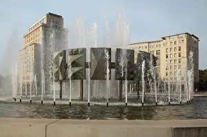 Friedrichshain: Floating Ring Fountain, Berlin, Germany