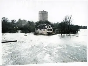 Acolourisedpic: A FLOOD AT STAINES