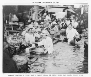 Hankow: FLOODED MARKET 1931