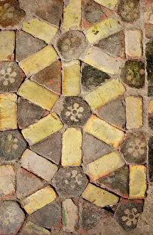 Alun: Floor tiles next to the de Brus cenotaph