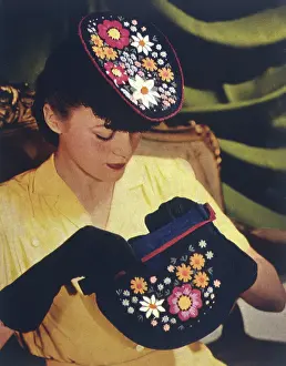 Lesley Bradshaw: FLORAL HAT & HANDBAG
