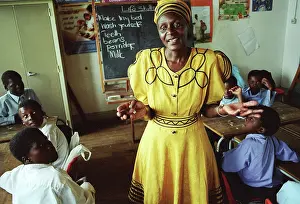 Learners: Florence Moloi talking to pupils