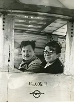 Bedfordshire: Flt Lt W Murray and Johns Sproule after world record flight
