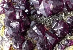 Fluorescing: Fluorite