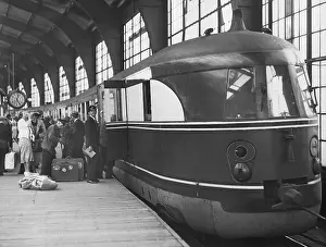 Quick: Flying Cologne in the train station Friedrichstrasse, 1938