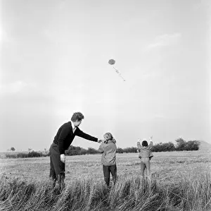 Vlach: Flying kite - children