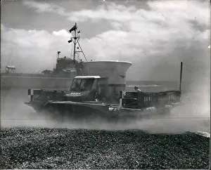 Runaground: Flying Saucer hovercraft demonstration, Eastney