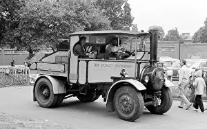 Lambeth: Foden Tractor HX2197