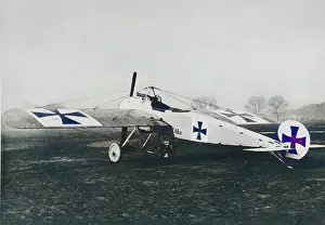 Fokker EI first to use a gun synchronised gun to fire t?