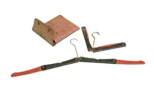 Hangers: Folding coat hangers with case