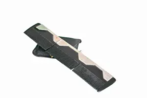 Groomed: Folding comb with leather case