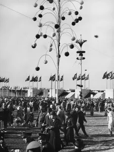 Bustle: Folk festival for the 1936 Nazi Party Congress