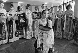 Handicrafts: Folk festival