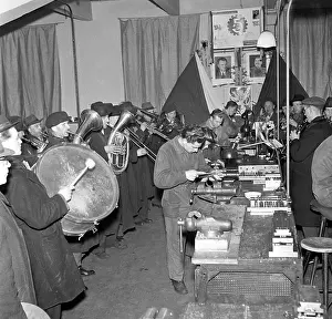 Ineffective: Folk music band, Prague
