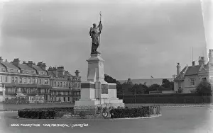 Esplanade: Folkestone War Memorial