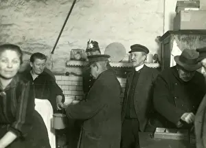 Hunger: Food distribution, 1929-1932