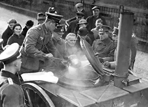 Needy: Food distribution on behalf of the Winter Relief, Berlin 193