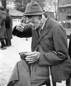 Distributed: Food distribution in Styria, 1938