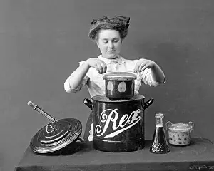 Housekeeping: Food preservation device made by Rex, 1913