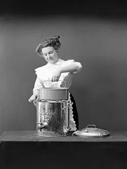 Housekeeping: Food preservation device made by Rex, 1913