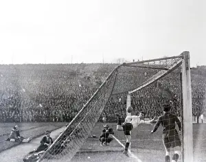 Stadiums: Football goal