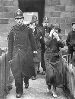 Squatters: Forced eviction in London Dagenham, 1932