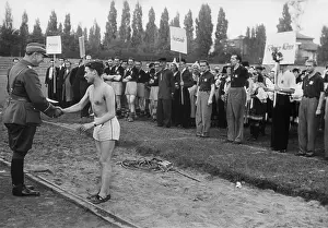 Avus: Forced laborers at a sporting event, 1943