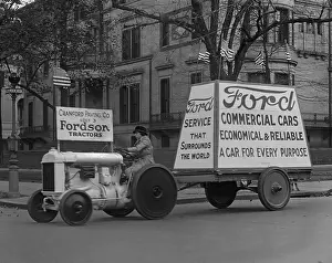 Fordson: Fordson tractor pulls mobile Ford advertising in