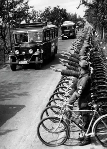 Diplomats: Foreign ambassadors visit the RAD, 1935