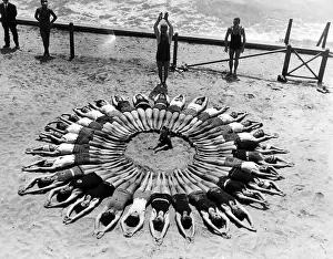 Bizzare: Formation on a beach in the USA, 1927