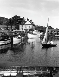 Dunbartonshire: FORTH - CLYDE CANAL