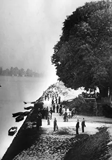 Strollers: Fortification of the German border on the Rhine, 1938
