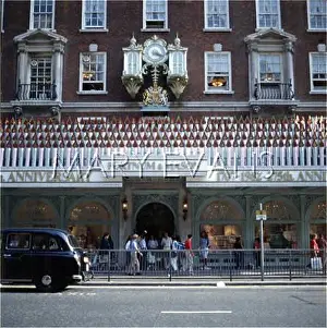 Fortnum: FORTNUM & MASON 1982