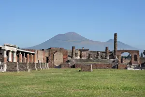 Porticoes: Forum, Pompeii, Italy