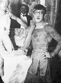 Foujita: FOUJITA IN DRAG