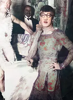 Foujita: FOUJITA IN DRAG