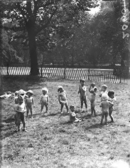Creche: FOUNDLINGS AT PLAY