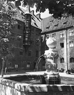 Fountains: Fountain in the Alter Hof in Munich, 1942
