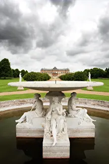 Wrest: Fountain, Wrest Park House and Gardens
