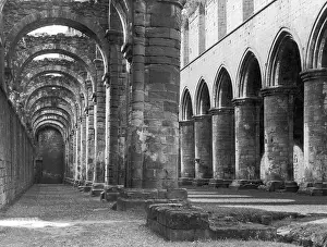 1132: FOUNTAINS ABBEY