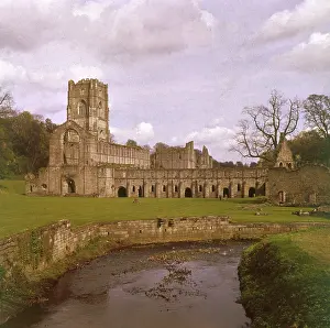 1132: FOUNTAINS ABBEY