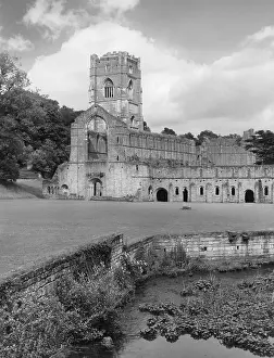 1132: FOUNTAINS ABBEY
