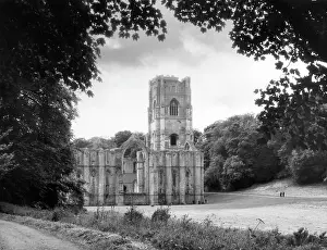 1132: FOUNTAINS ABBEY