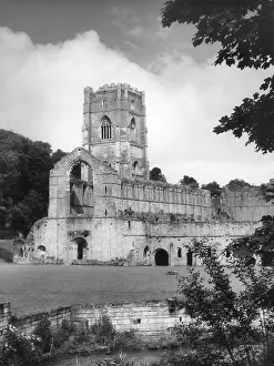 1132: FOUNTAINS ABBEY