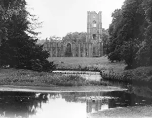 1132: FOUNTAINS ABBEY