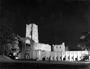 Abbeys: FOUNTAINS ABBEY