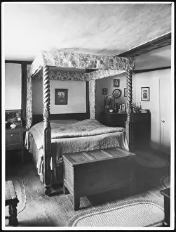 Bedspread: FOUR-POSTER BED
